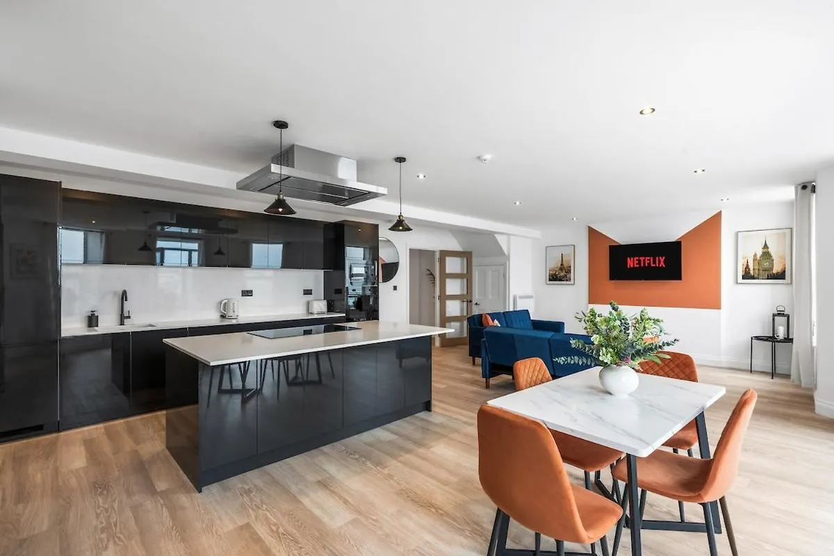 Kings Sea View Residence - Sleeps 8 - Terrace Brighton 0*,  Reino Unido