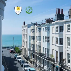 Hotel Innit Marina, Brighton